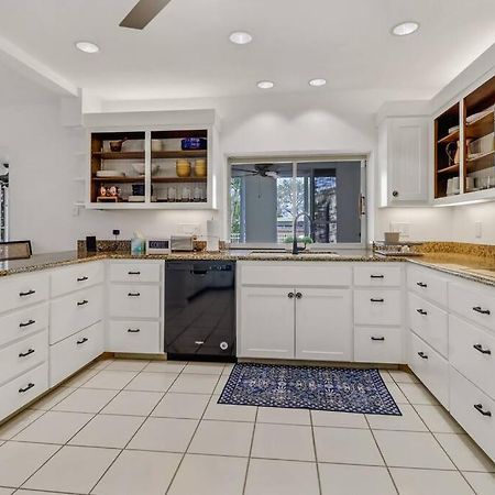 House W/ Heated Pool In Naples 5 Min To Beach エクステリア 写真